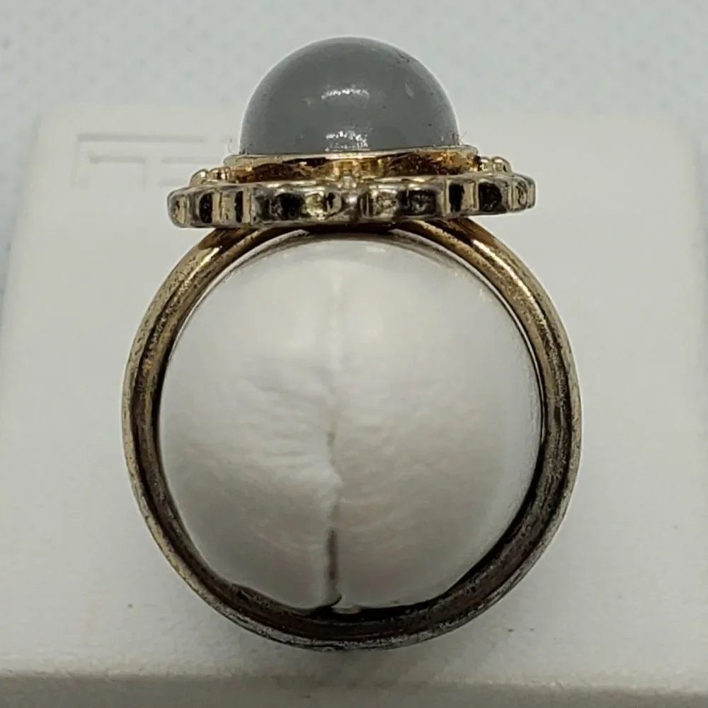 White & Gold Tone Ring (6.5)